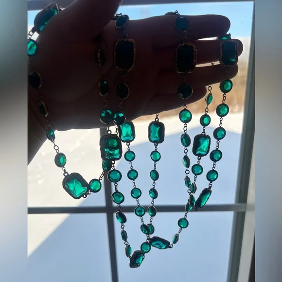 Vintage CHANEL Gripoix Glass Emerald Crystal Chicklet Sautoir Statement Necklace - Picture 15 of 16